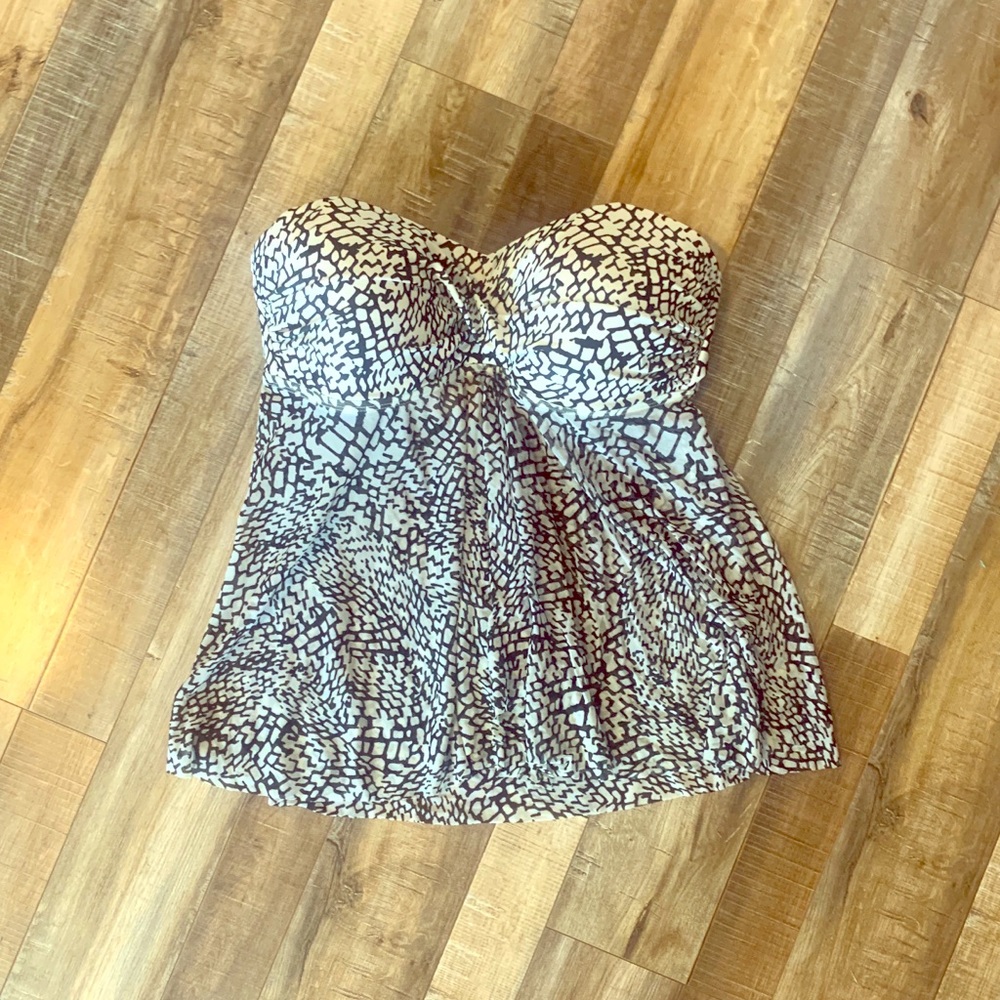 Strapless full coverage bikini top